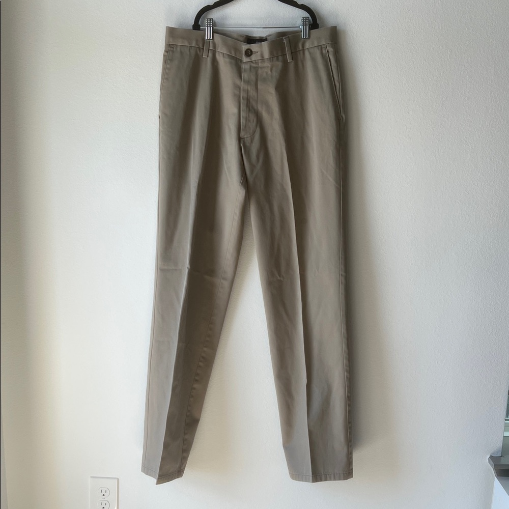Dockers Men's Tan Chinos